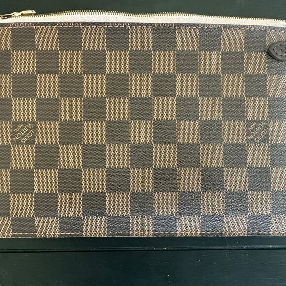 Louis Vuitton Neverfull Pouchette - Rose Ballerine
Make an offer!! - Picture 1 of 4